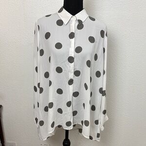 862   Lena Gabrielle Grey Polka Dot Button-Up Blouse. SzL